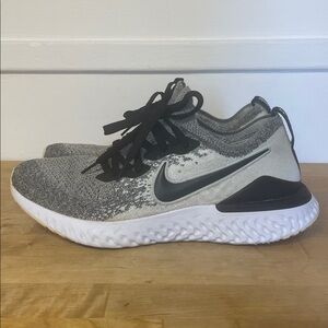 Nike Epic React Flyknit 2 Men's Size 10 sneakers running shoes BQ8928 101 White